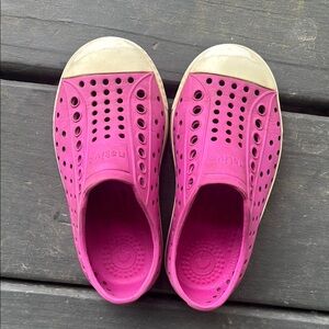 Natives- Pink size 8